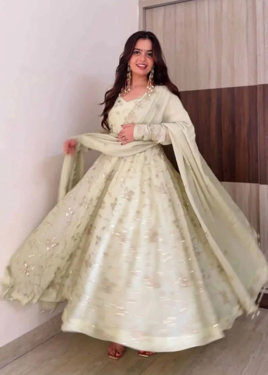 Fendy Silk Gown With Dupatta