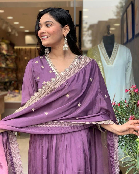 Chinon Silk Alia Cut Gown Set