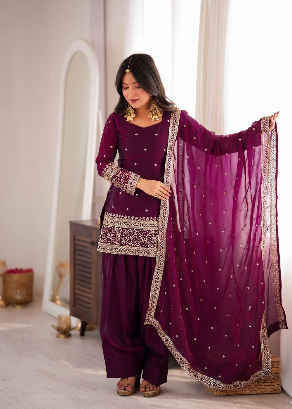 Fendy Silk Embroidered Kurta Set