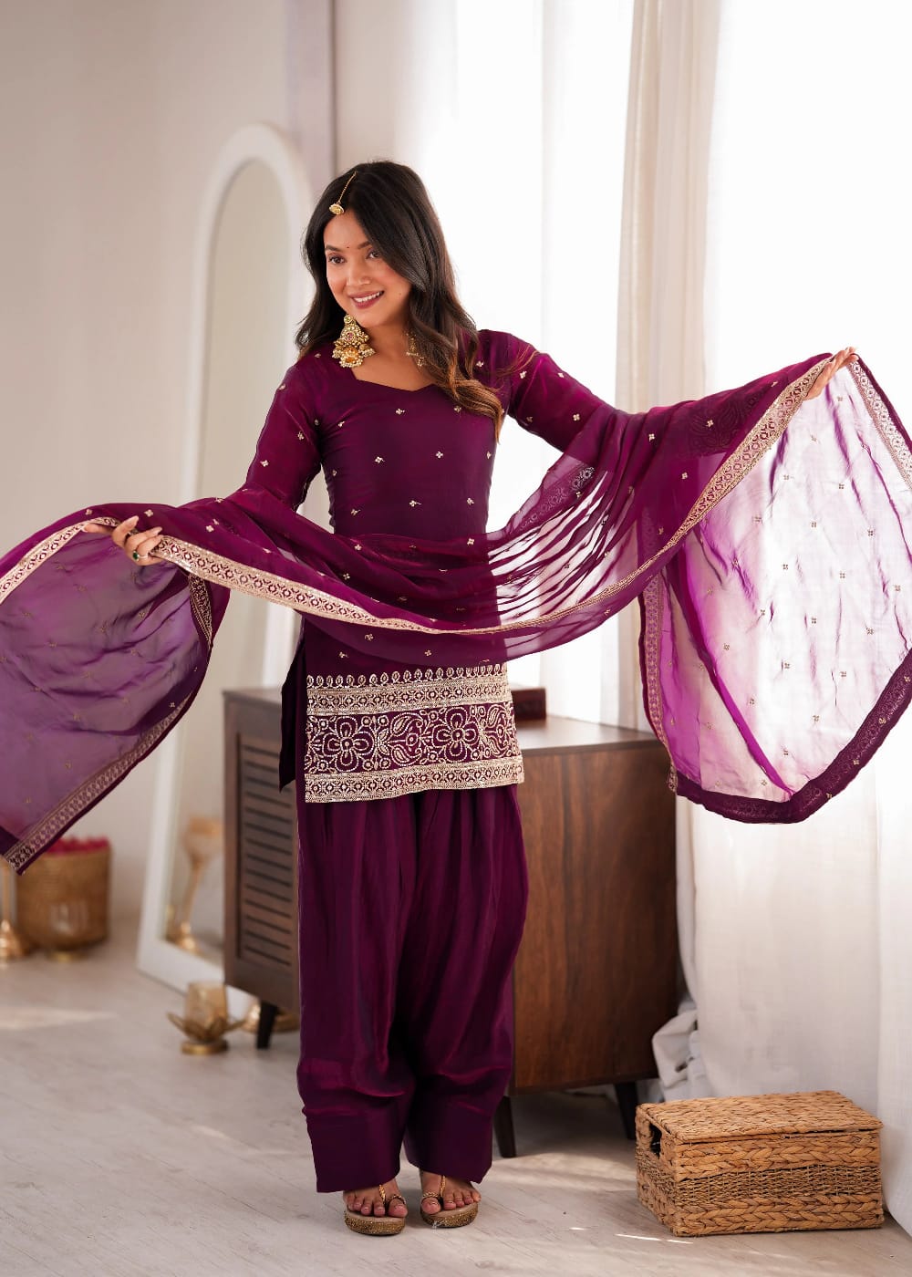 Fendy Silk Embroidered Kurta Set